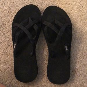 Women’s Teva flip flops